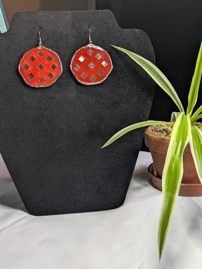 Boho red resin earrings with mirror pattern